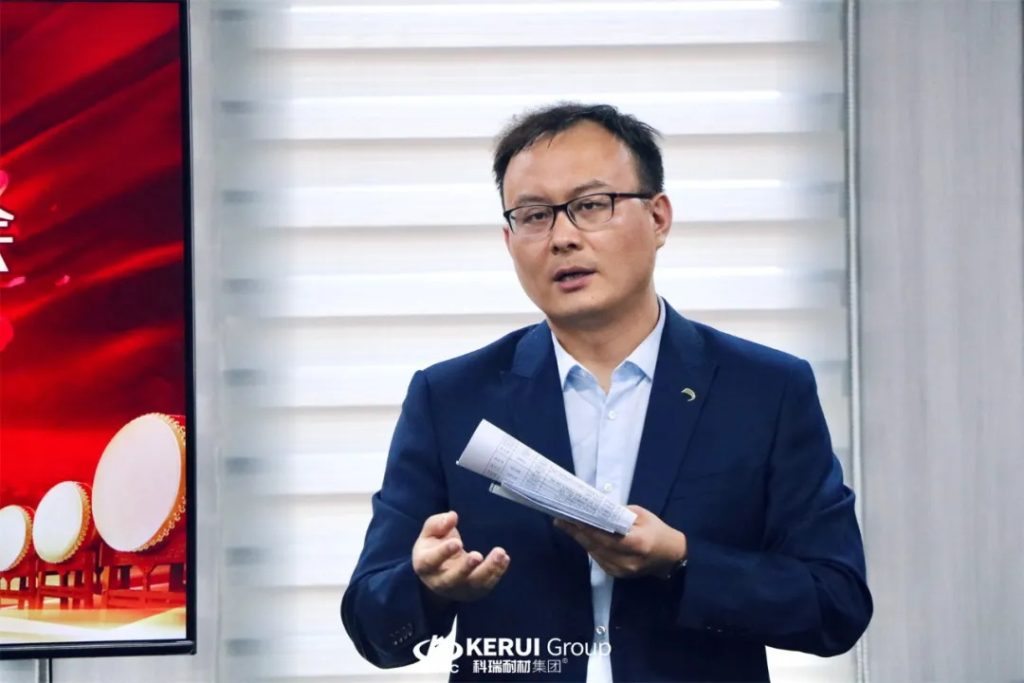『聚合力，决胜收官战』滚球官网耐材召开10月月度总结表彰大会